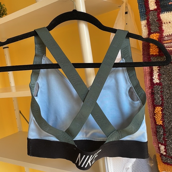 Nike sports bra - Picture 2 of 2